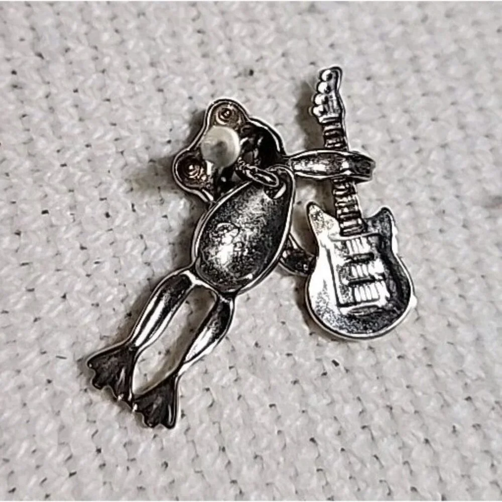 Novelty Articulated Earrings Frog Playing Guitar Silver Gold‎ Toned Post Pierced